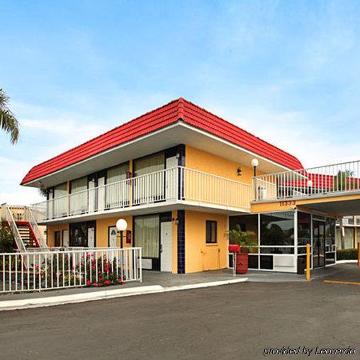 Express Inn & Suites Clearwater Пинелас Парк Екстериор снимка