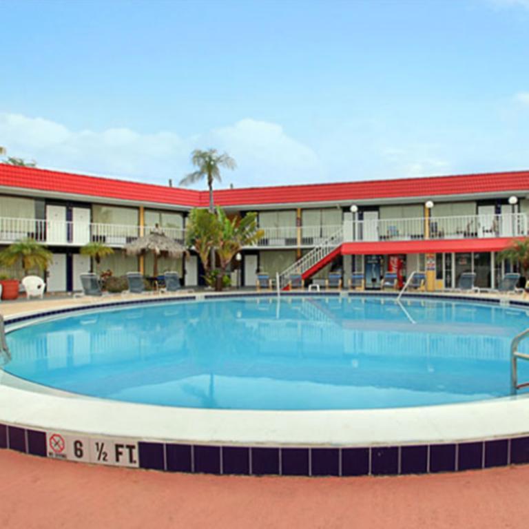 Express Inn & Suites Clearwater Пинелас Парк Екстериор снимка